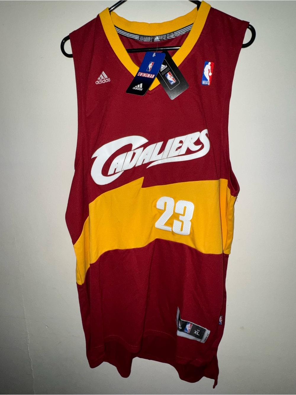 Adidas Cleveland Cavaliers Maroon & Gold
Basketball Jersey